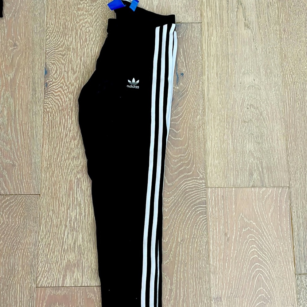 Womens leggings. White stripe on sides